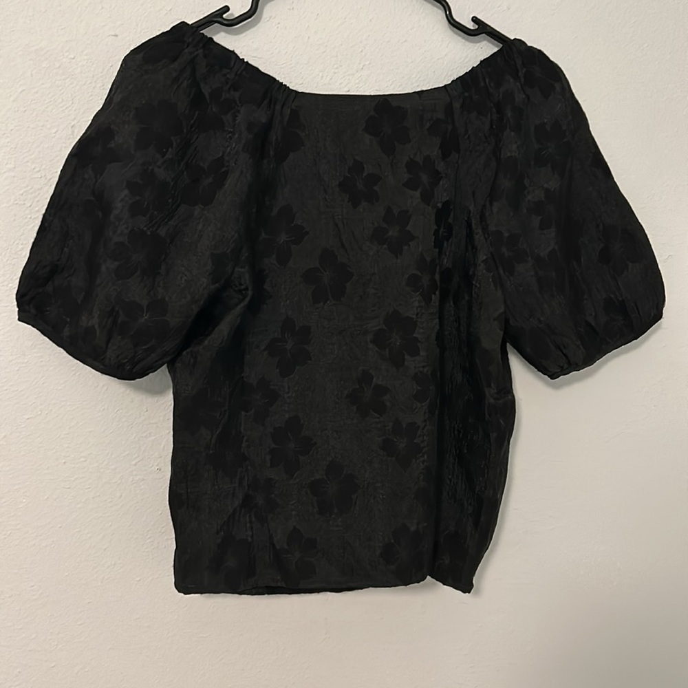 NWT Madewell Black wrap blouse, embellished with flowers, women’s size XXS. - Picture 4 of 8